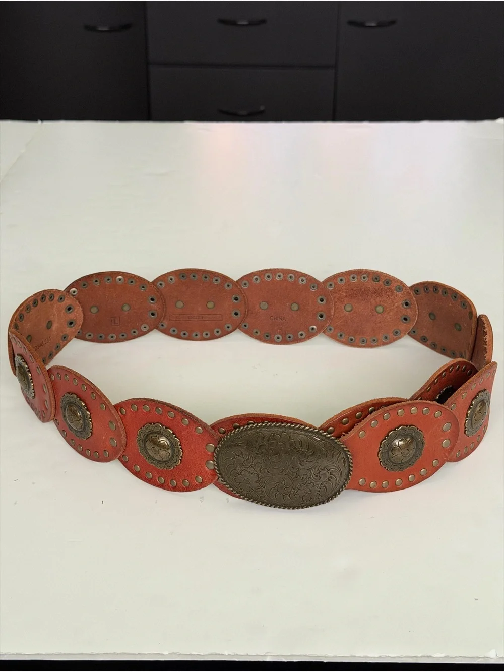 Vintage Fossil Burnt Red Hue Leather Oval Disc Concho Western Belt Boho Y2K Sz L